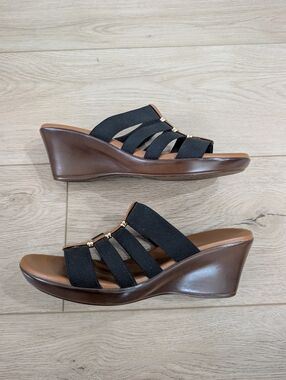 Italian Shoemakers Clover 4-Band Wedge Sandals